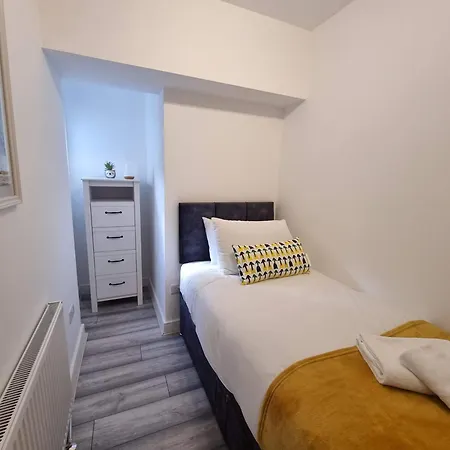 Apartment Cromwell By Cliftonvalley Bristol