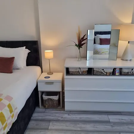 Cromwell By Cliftonvalley Apartman Bristol